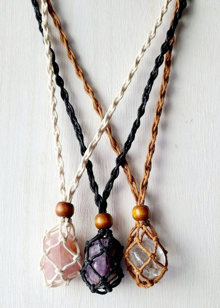 KRISTALLHÅLLARE HALSBAND BRUN ♡