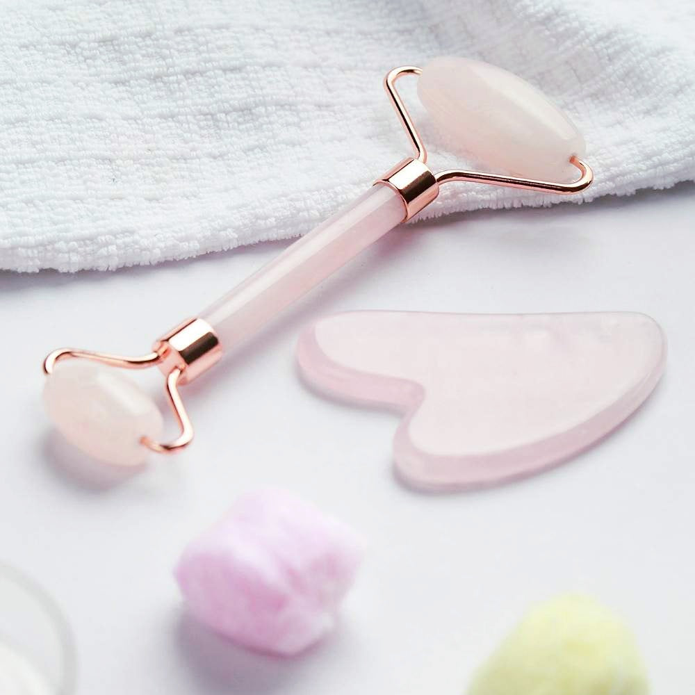 GIFTSET ANSIKTSROLLER + GUA SHA ROSENKVARTS ♡